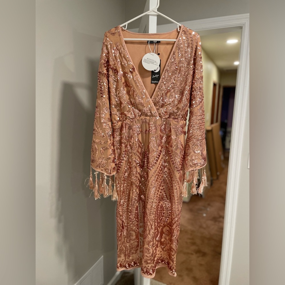 BOOHOO SEQUIN AND TASSEL KIMONO SLEEVE MIDI DRESS (WITHOUT BELT)